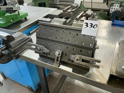 Overview picture of Clamping table